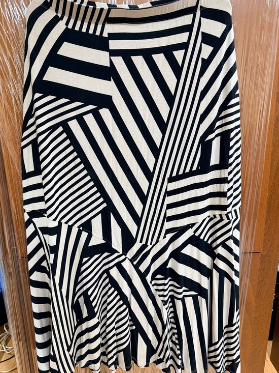 Chico's Dresses & Skirts - Chico's Black and White Geometric Circle Skirt
